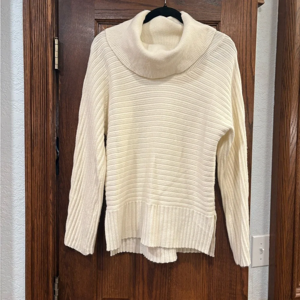 Moth by Anthropologie $98 Ivory Ribbed Cowl Neck Sweater M EUC Rayon Blend